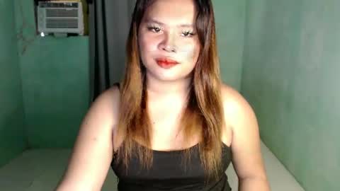 Snapshot of urwifematerial69_ chatting on December 3, 2:09 am Bella Miles Olivia online show from December 3, 2:09 am