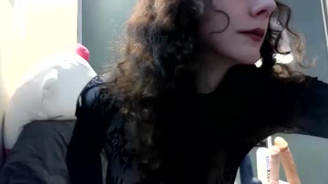 Snapshot of usedbooty chatting on December 28, 1:29 am Bianca Winter online show from December 28, 1:29 am