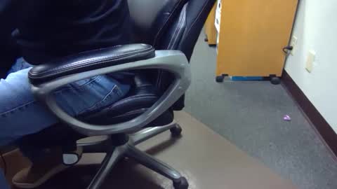 useemie online show from April 1, 10:39 pm