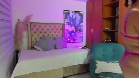 valeamaya online show from August 1, 11:12 am