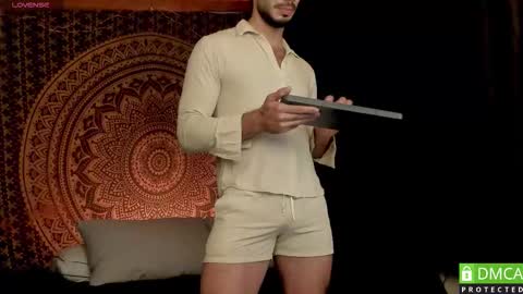 valentin_hoffman online show from February 26, 12:41 pm