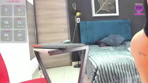 valentina_herrrera online show from April 20, 6:00 pm