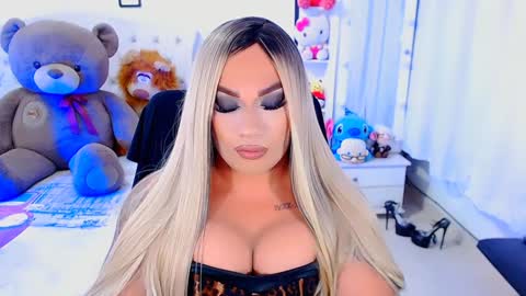 Snapshot of valentinaxqueen chatting on January 16, 11:59 pm    online show from January 16, 11:59 pm