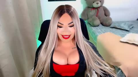 Snapshot of valentinaxqueen chatting on February 15, 9:04 pm    online show from February 15, 9:04 pm