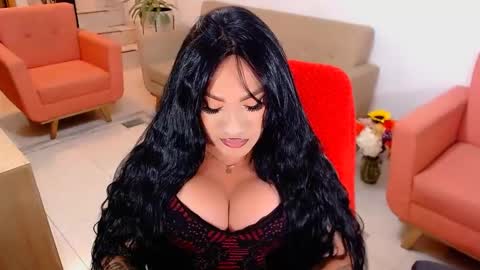 Snapshot of valentinaxqueen chatting on October 23, 8:53 pm    online show from October 23, 8:53 pm