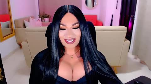 Snapshot of valentinaxqueen chatting on January 22, 1:10 am    online show from January 22, 1:10 am