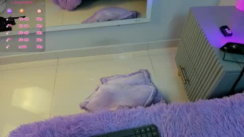 Mia  online show from February 9, 8:33 pm