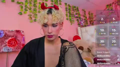 valentinee_xo online show from June 27, 12:22 pm