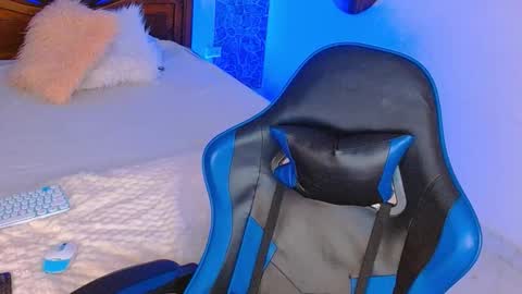 Mistery Guy online show from December 15, 3:24 am