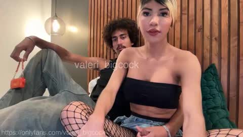 Snapshot of valeri_bigcock chatting on October 6, 7:15 am valeri_bigcock online show from October 6, 7:15 am