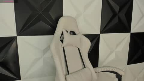 valeri_harpers4 online show from November 30, 12:50 am