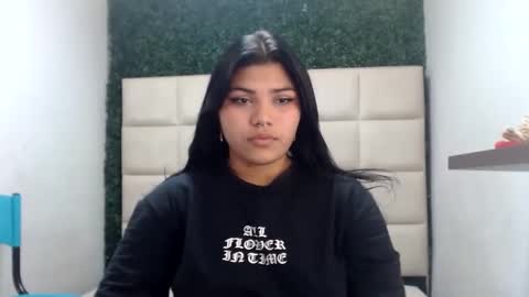 valeri_harpers4 online show from February 16, 10:10 pm