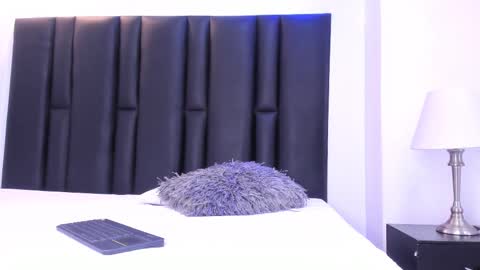 valeri_tafur online show from March 7, 4:55 pm