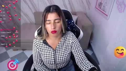 valerie_b online show from March 6, 10:30 am