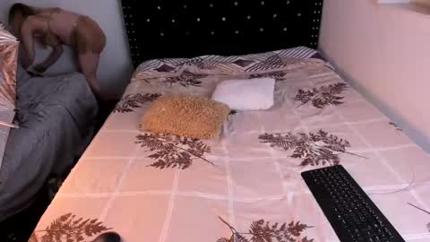 valerie luxe   online show from April 3, 4:41 am