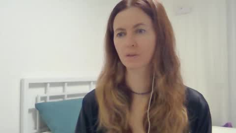 valerie_rose777 online show from October 31, 8:31 pm