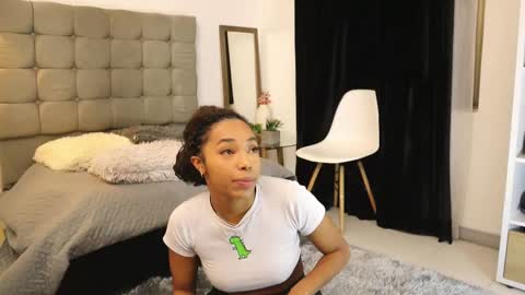 Valerie Style3 online show from March 3, 3:52 am