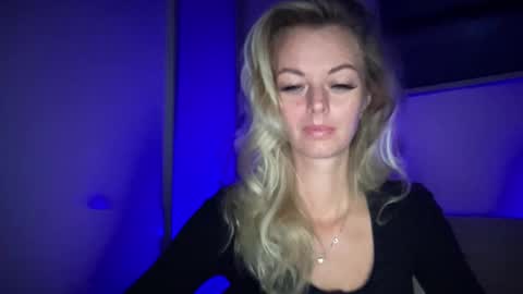 Valerie  online show from September 24, 7:37 am