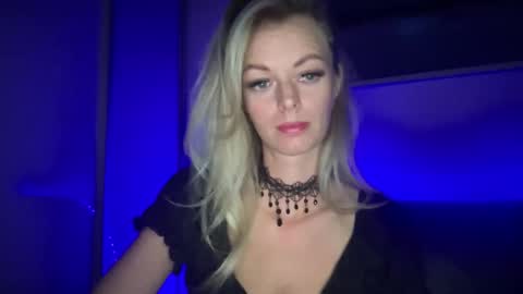 Valerie  online show from September 29, 8:08 pm