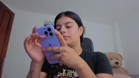 valerihouse_ online show from May 6, 1:44 am
