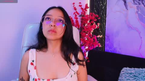 Val online show from April 7, 11:45 am