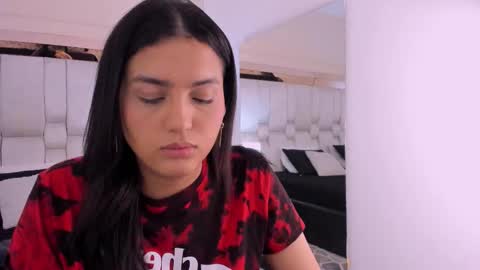 valerycooper23 online show from December 20, 9:55 pm