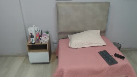 valevicious online show from October 6, 7:31 pm