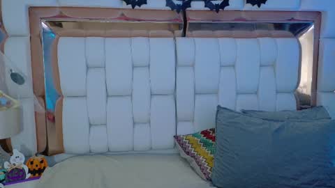 Snapshot of valkiria_moore chatting on October 7, 11:12 pm Valkiria moore online show from October 7, 11:12 pm