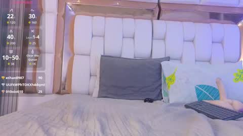 Valkiria moore  online show from February 6, 9:39 pm