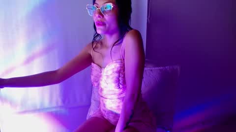 valkiry_ online show from November 23, 10:52 pm