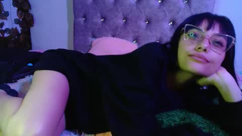 valkiry_ online show from March 5, 10:52 pm