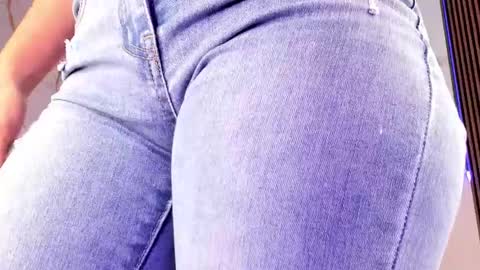 Vallolet Peach  online show from March 19, 12:21 pm