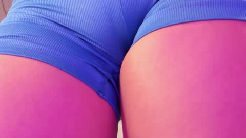 Vallolet Peach  online show from March 27, 12:06 pm