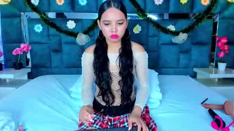 valtira nova online show from December 20, 8:05 pm