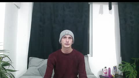 Vamp Noah and Dan online show from December 30, 3:36 am