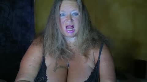 vampwoman online show from April 13, 7:56 am