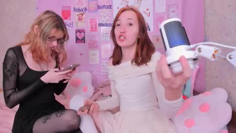 Snapshot of van__candy chatting on October 28, 7:09 am Alice  Vanessa online show from October 28, 7:09 am