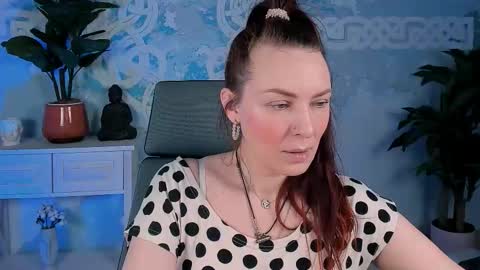 Vanda online show from October 27, 1:11 pm