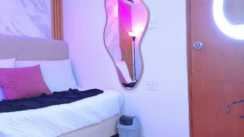 vane_coral online show from May 5, 2:34 pm