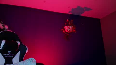 Vanelope online show from October 4, 11:02 pm