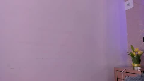 vanessaduval online show from November 11, 4:36 am