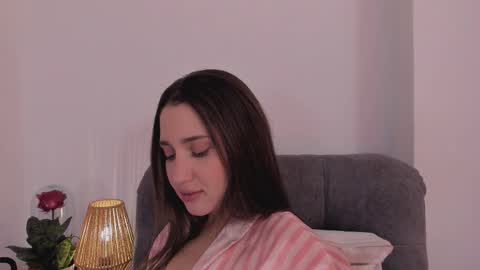 vanessajohnsonn online show from February 25, 1:09 am