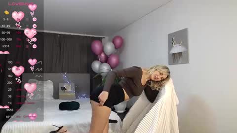 Vanessa  online show from February 25, 4:25 pm