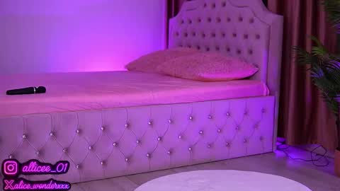 Vanessa Simon online show from September 12, 6:15 am