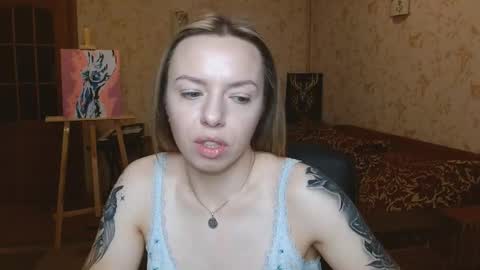 VanillaMuffin online show from November 11, 8:05 am