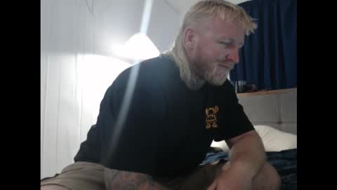 Vanillaking95 online show from December 17, 11:11 pm