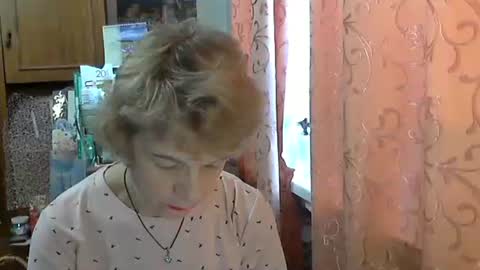 Vanillaxcreamy online show from December 15, 7:48 am