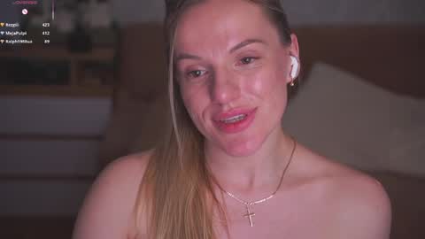 Sophie online show from May 27, 1:57 am