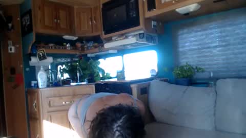 Vanlifegypsy online show from January 15, 7:00 pm