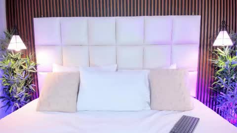 V A N N E S A   online show from November 28, 12:23 pm